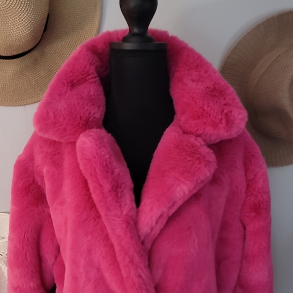 Forever 21 Pink Teddy Jacket - Picture 2 of 9